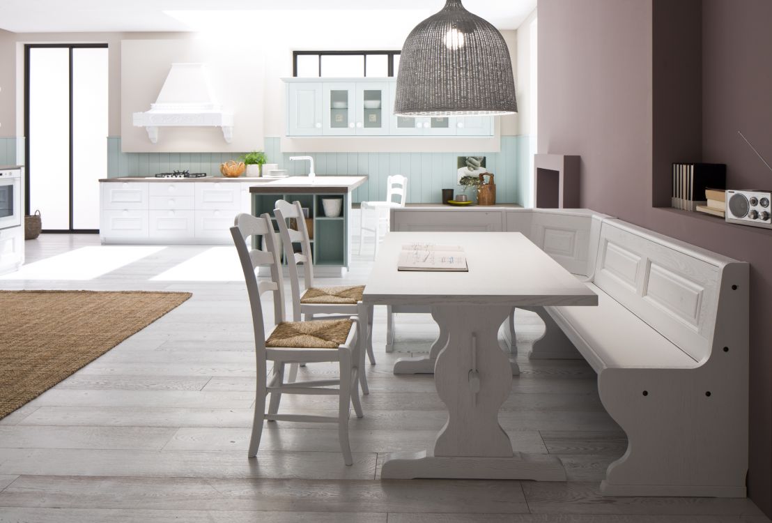 Cucine classiche laccate di colore bianco