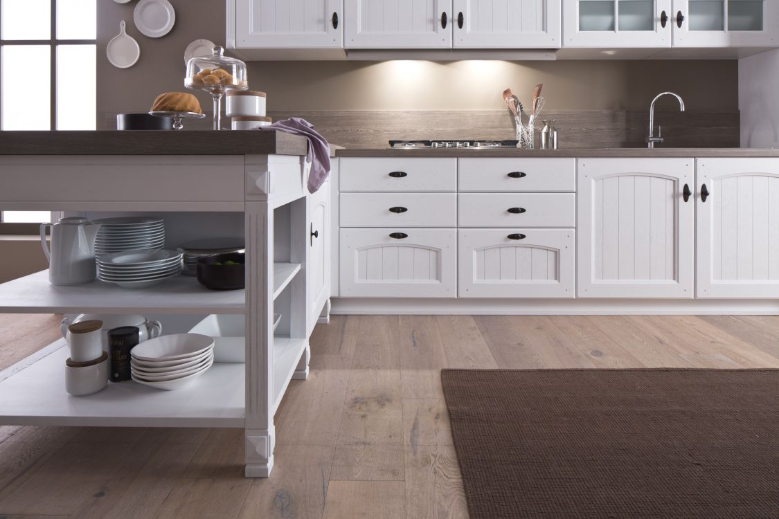 Cucine classiche laccate di colore bianco