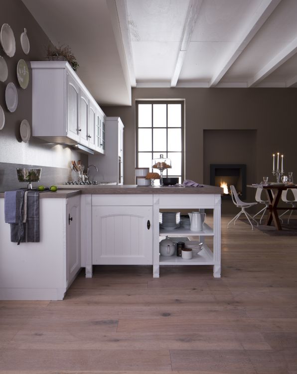 Cucine classiche laccate di colore bianco